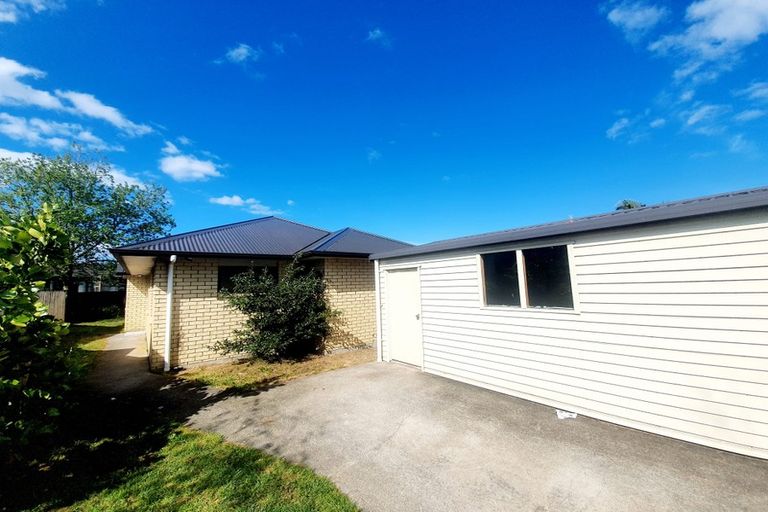 Photo of property in 2 Hamblyn Place, Ranui, Auckland, 0612