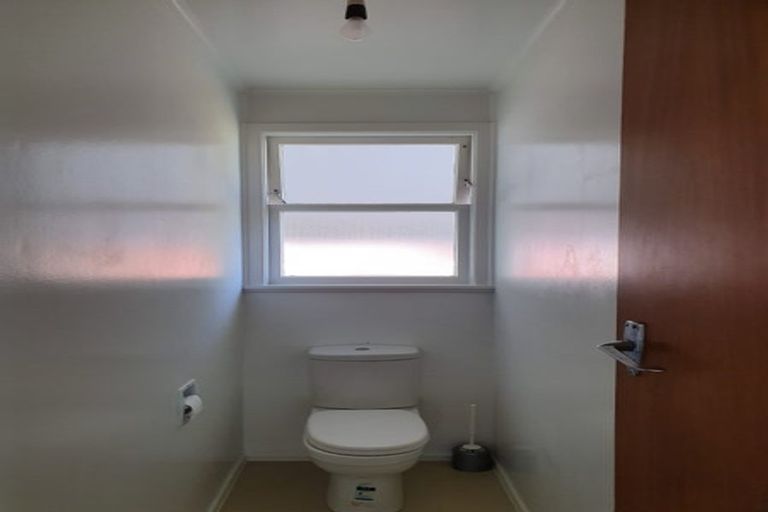 Photo of property in 38 Oswald Crescent, Paparangi, Wellington, 6037