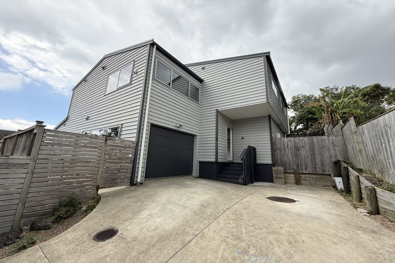 Photo of property in 4 Kearney Place, Massey, Auckland, 0614
