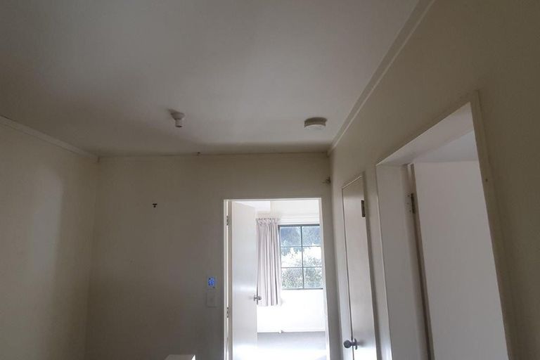 Photo of property in 16a Parsons Glen, Karori, Wellington, 6012