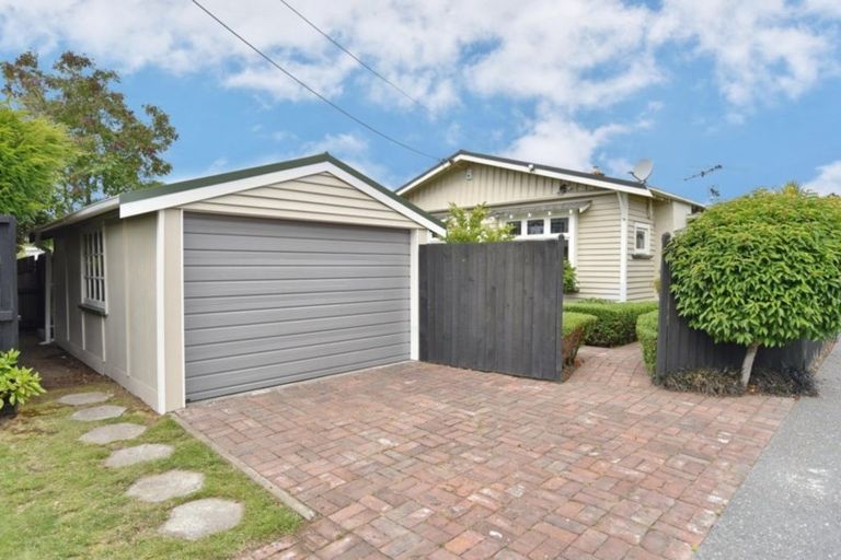 Photo of property in 130 Matsons Avenue, Papanui, Christchurch, 8053