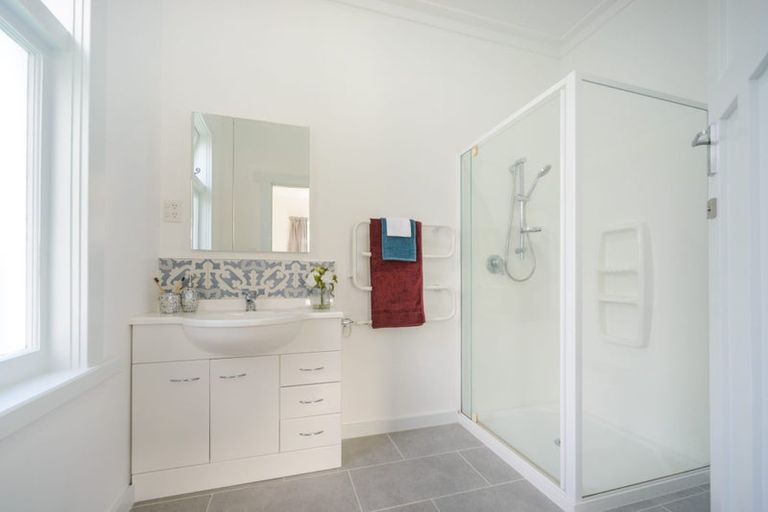 Photo of property in 57b Crewe Crescent, Hokowhitu, Palmerston North, 4410