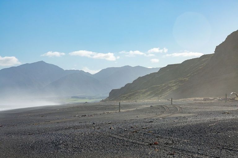 Photo of property in 67 Whangaimoana Beach Road, Whangaimoana, Pirinoa, 5772