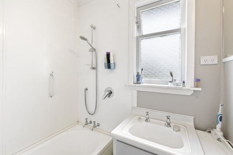 Photo of property in 28 Macarthur Street, Levin, 5510