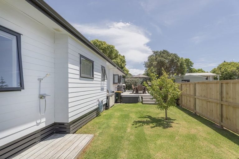 Photo of property in 8 Voyager Place, Cooks Beach, Whitianga, 3591