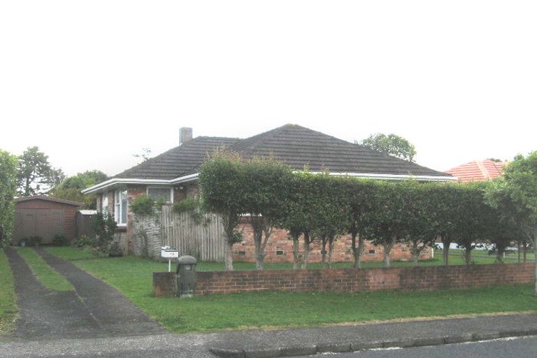 Photo of property in 19 Hereford Street, Te Atatu Peninsula, Auckland, 0610