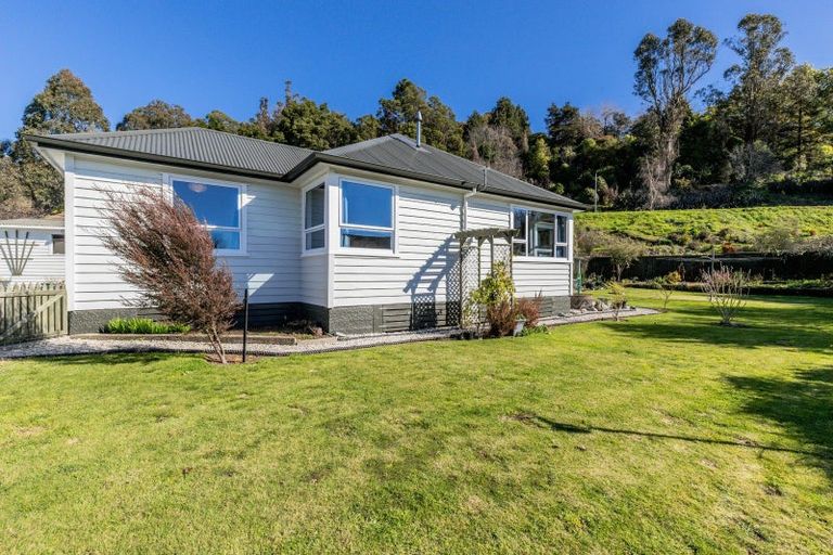 Photo of property in 126 Tipahi Street, Nelson South, Nelson, 7010