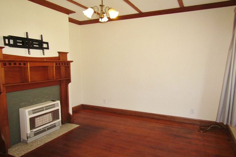 Photo of property in 37 Riverside Drive, Waiwhetu, Lower Hutt, 5010