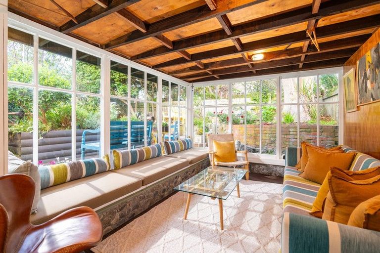 Photo of property in 30 Roxburgh Street, Mount Victoria, Wellington, 6011