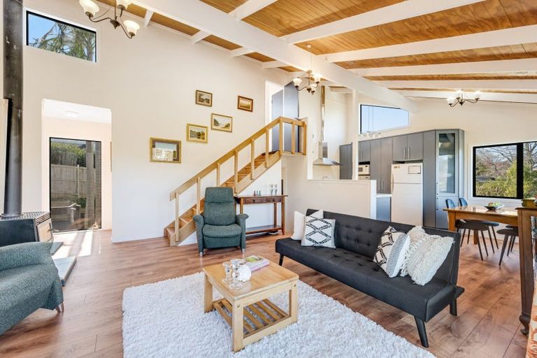 Photo of property in 10 Oliver Twist Avenue, Mellons Bay, Auckland, 2014