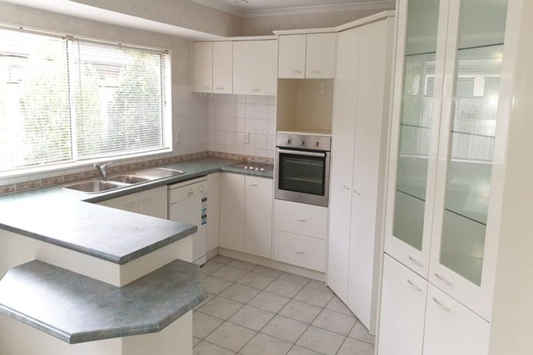 Photo of property in 104 Bob Charles Drive, Golflands, Auckland, 2013