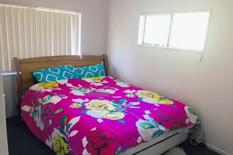 Photo of property in 2/10 Kimdale Place, Totara Heights, Auckland, 2105