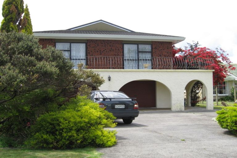 Photo of property in 16 Church Road, Mangere Bridge, Auckland, 2022