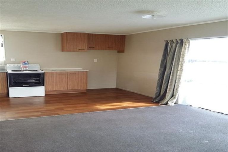 Photo of property in 1/63 Redcrest Avenue, Red Hill, Papakura, 2110