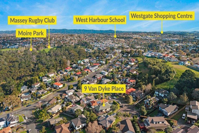 Photo of property in 9 Van Dyke Place, West Harbour, Auckland, 0618