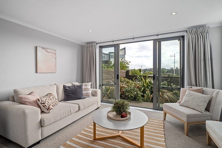 Photo of property in 79 Te Oneroa Way, Long Bay, Auckland, 0630