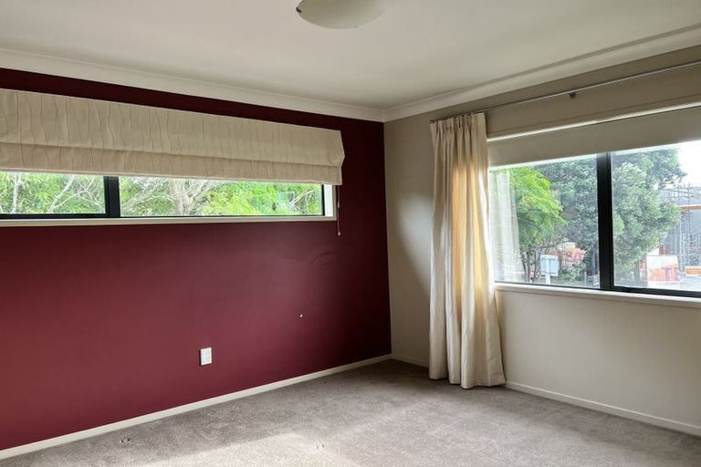 Photo of property in 5c Montrose Terrace, Mairangi Bay, Auckland, 0630