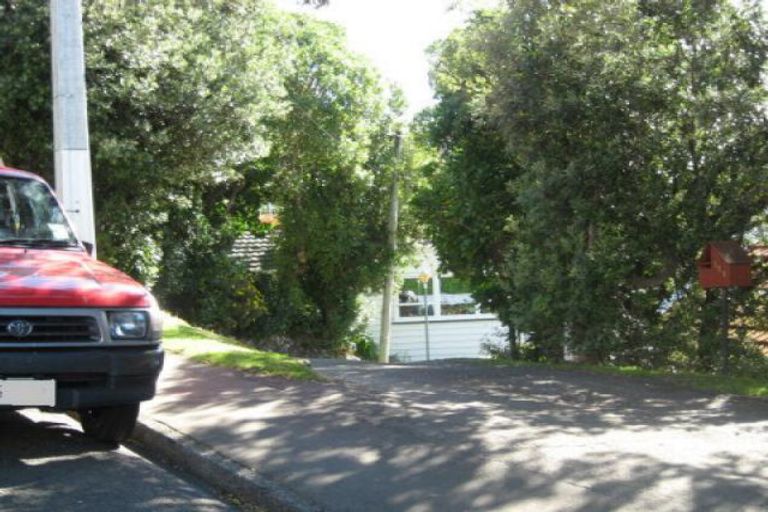 Photo of property in 153 Seatoun Heights Road, Miramar, Wellington, 6022