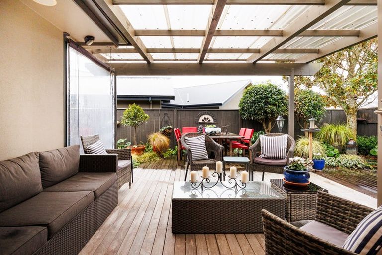 Photo of property in 3 Lourie Way, Fitzherbert, Palmerston North, 4410