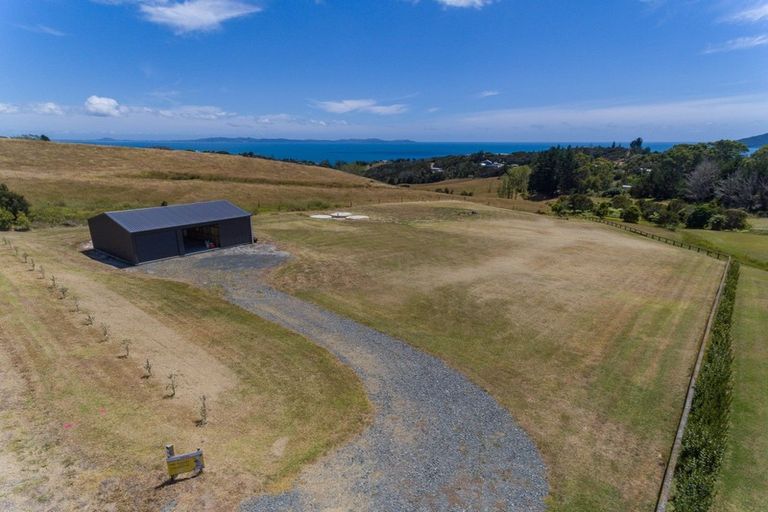 Photo of property in 14 Spicer Road, Cable Bay, 0420