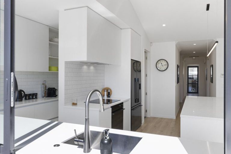 Photo of property in 52 Manakura Street, Russley, Christchurch, 8042