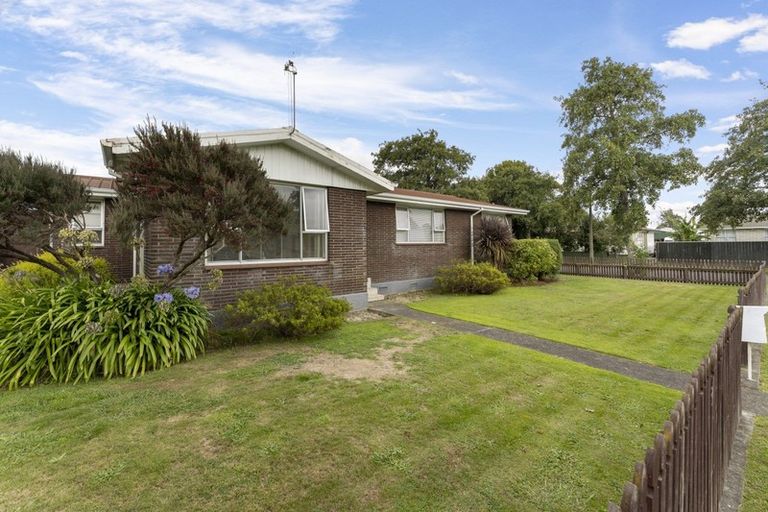 Photo of property in 22 Monowai Place, Westbrook, Palmerston North, 4412