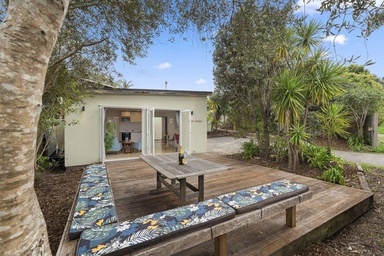 Photo of property in 20 Rawhiti Road, Manly, Whangaparaoa, 0930