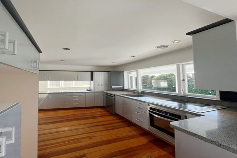 Photo of property in 242 Sturges Road, Henderson, Auckland, 0612