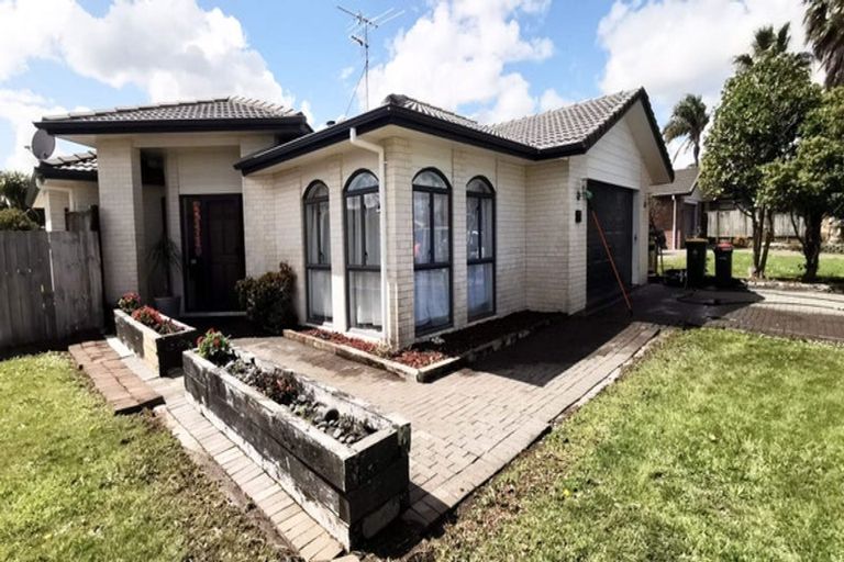 Photo of property in 13 Trossach Place, Wattle Downs, Auckland, 2103