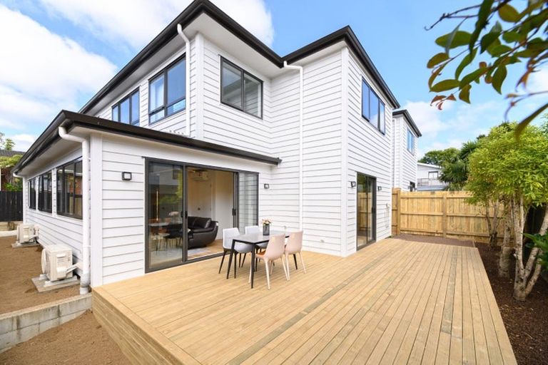 Photo of property in 15d Koromiko Street, New Lynn, Auckland, 0600
