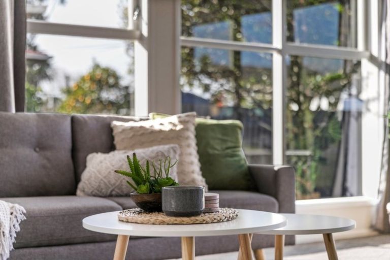 Photo of property in 5 Sutton Avenue, Mangere East, Auckland, 2024