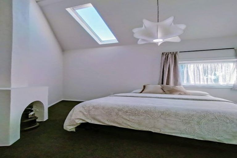 Photo of property in 127 Muritai Road, Eastbourne, Lower Hutt, 5013