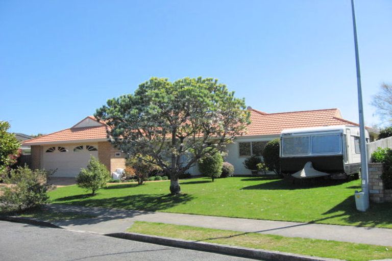 Photo of property in 5 Hadleigh Court, Paraparaumu, 5032