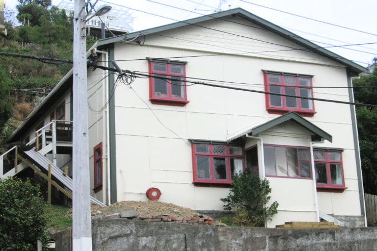 Photo of property in 3/102 Eden Street, Island Bay, Wellington, 6023