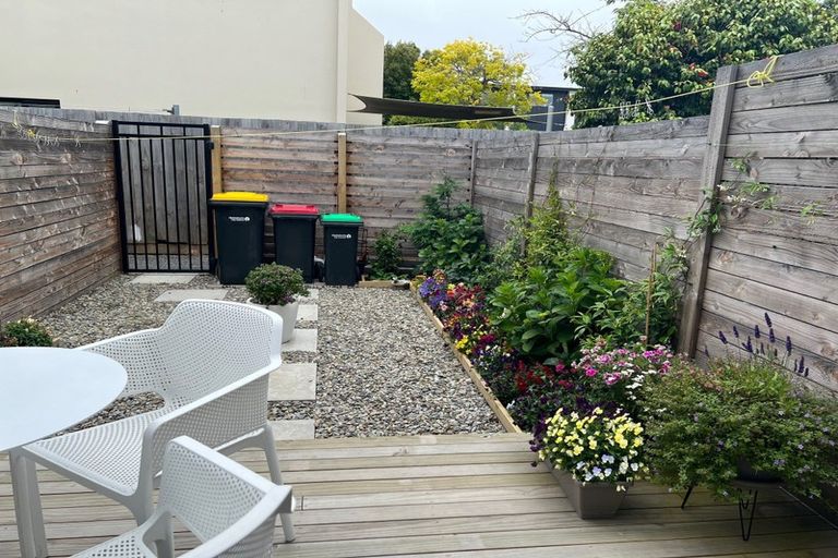 Photo of property in 4/255 Kilmore Street, Christchurch Central, Christchurch, 8011