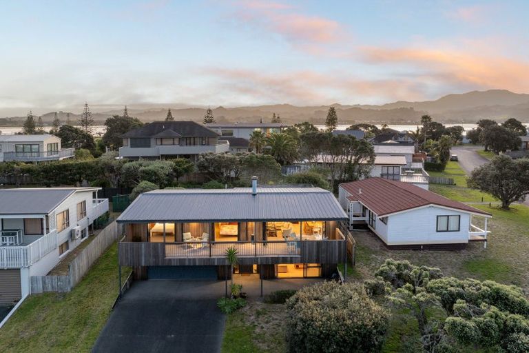 Photo of property in 4 Day Dawn Crescent, Omaha, Warkworth, 0986