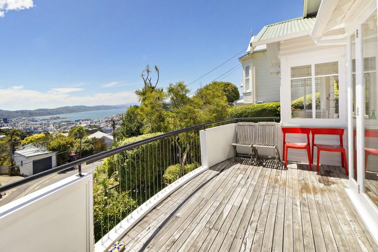 Photo of property in 27 Connaught Terrace, Brooklyn, Wellington, 6021