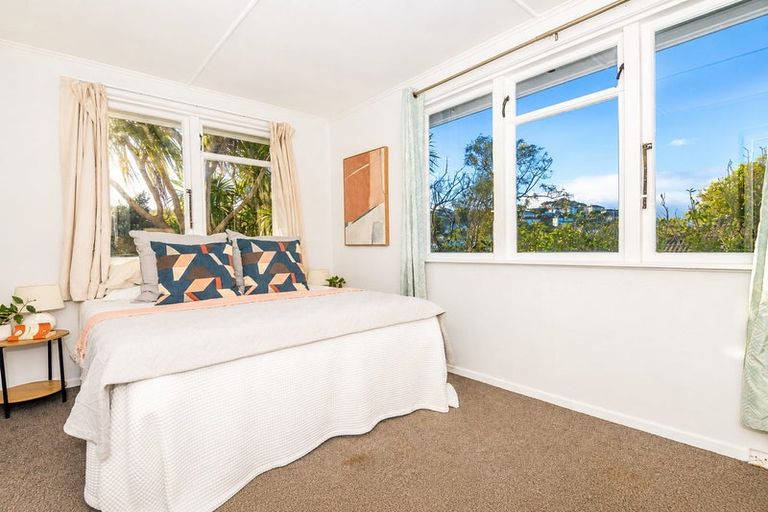 Photo of property in 37 Mana Avenue, Titahi Bay, Porirua, 5022