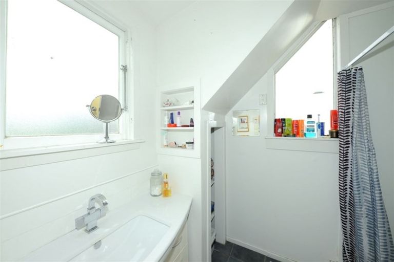 Photo of property in 2/62 Bowhill Road, New Brighton, Christchurch, 8083