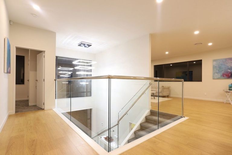 Photo of property in 6 Celestial Crescent, Orewa, 0931