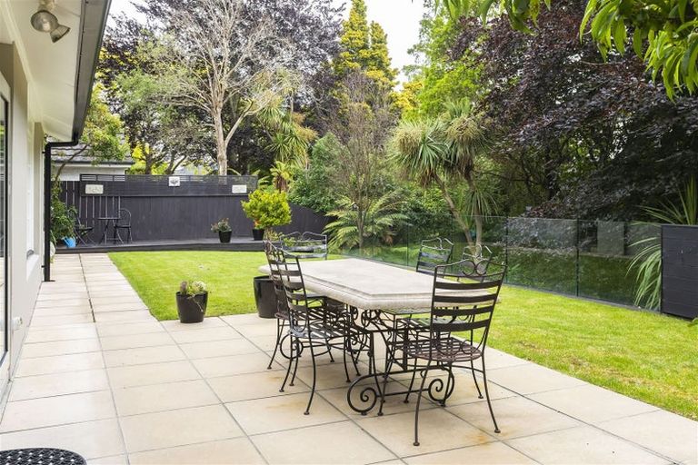 Photo of property in 6 Tuirau Place, Ilam, Christchurch, 8041