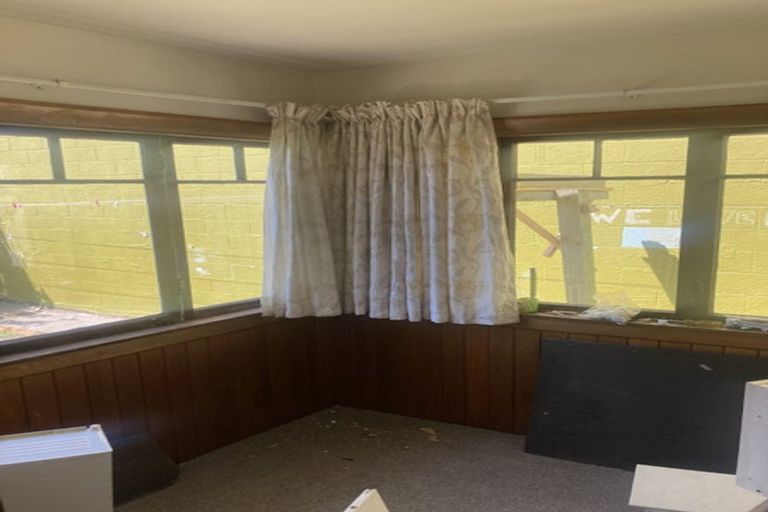 Photo of property in 100 Shakespeare Road, Waltham, Christchurch, 8023