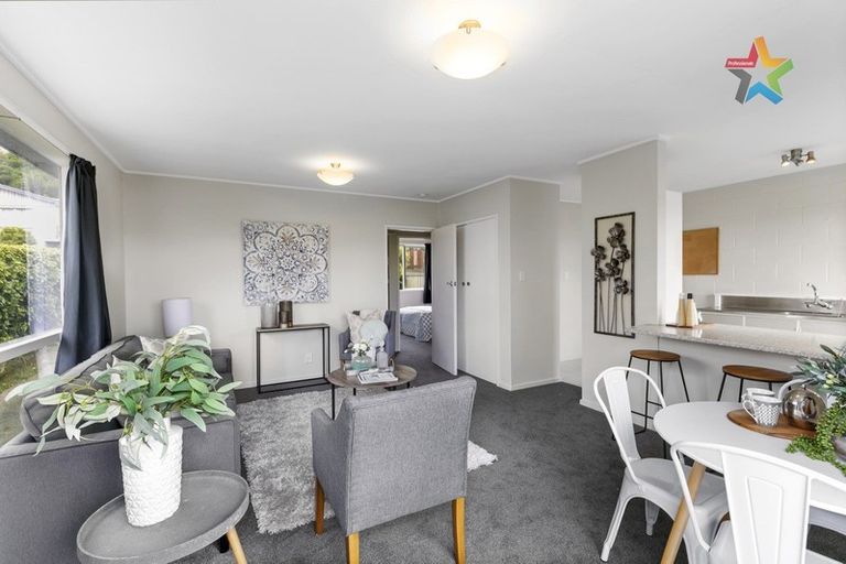 Photo of property in 10b Camellia Terrace, Maungaraki, Lower Hutt, 5010