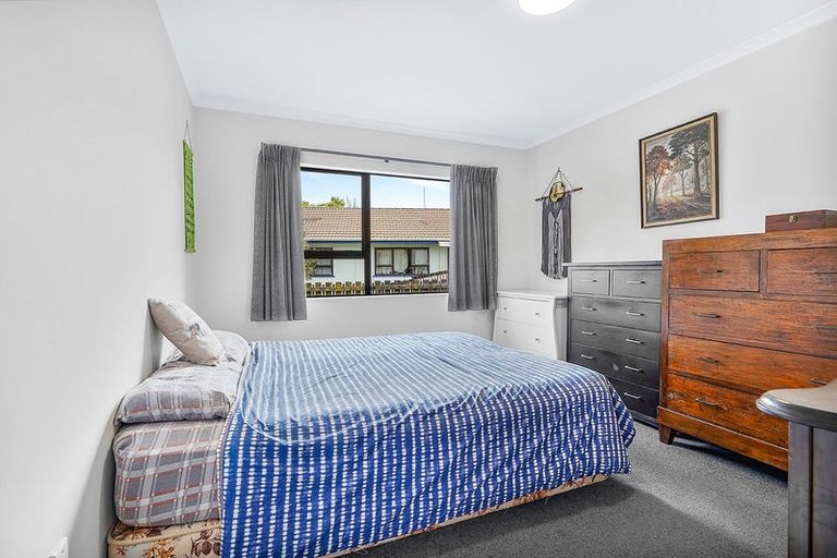 Photo of property in 42 Garland Drive, St Andrews, Hamilton, 3200