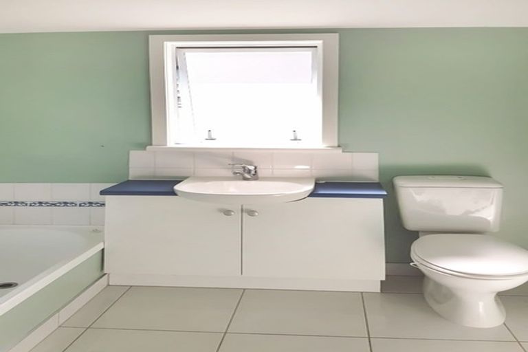 Photo of property in 11 Enticott Place, Huntsbury, Christchurch, 8022