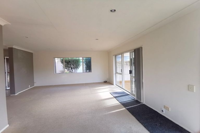 Photo of property in 14 Checkerberry Court, Henderson, Auckland, 0612