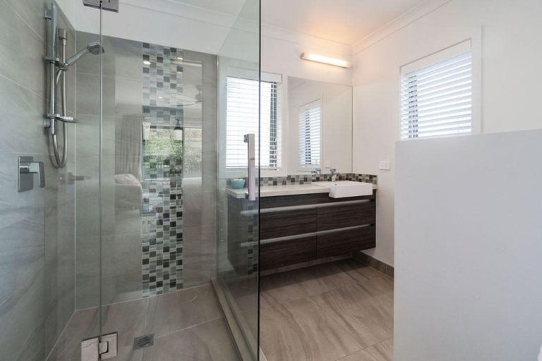 Photo of property in 49 Pohutukawa Parade, Riverhead, 0820