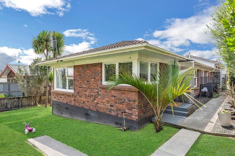 Photo of property in 3/3 Opua Street, Belmont, Auckland, 0622
