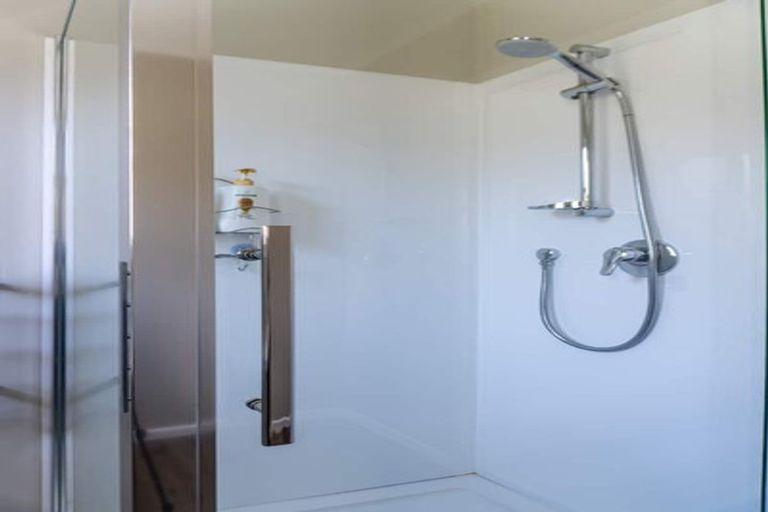 Photo of property in 94 Nicholson Road, Khandallah, Wellington, 6035