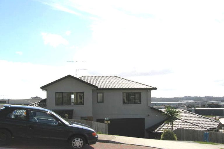 Photo of property in 29 Black Teal Close, Unsworth Heights, Auckland, 0632